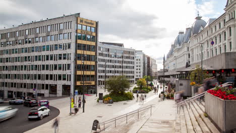 Flujo-De-Oslo-Borrosa-Multitud-Caminar-Calle